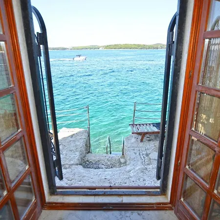 Ferienwohnung Chesa Konoba Rovinj Exterior foto